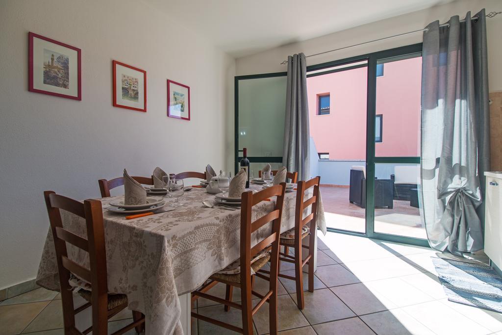 Residenza Maria Antonia - Private Apartment Orosei Extérieur photo