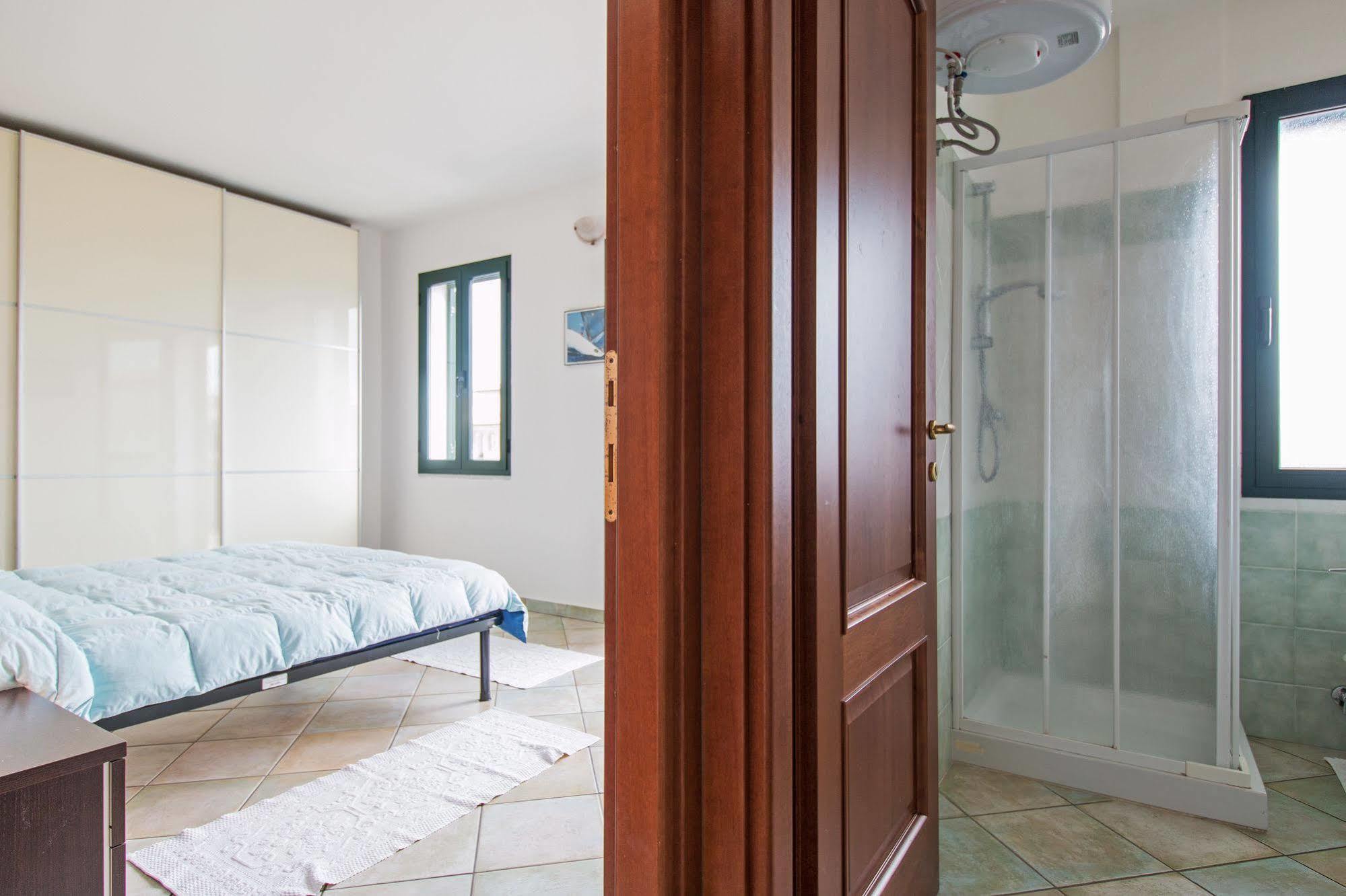 Residenza Maria Antonia - Private Apartment Orosei Extérieur photo