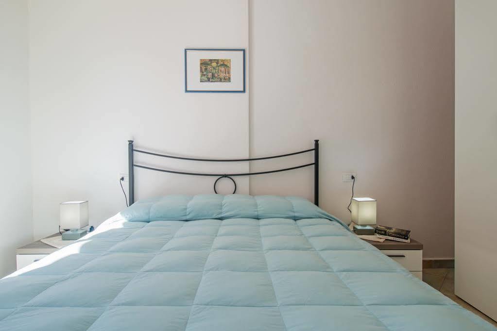 Residenza Maria Antonia - Private Apartment Orosei Extérieur photo
